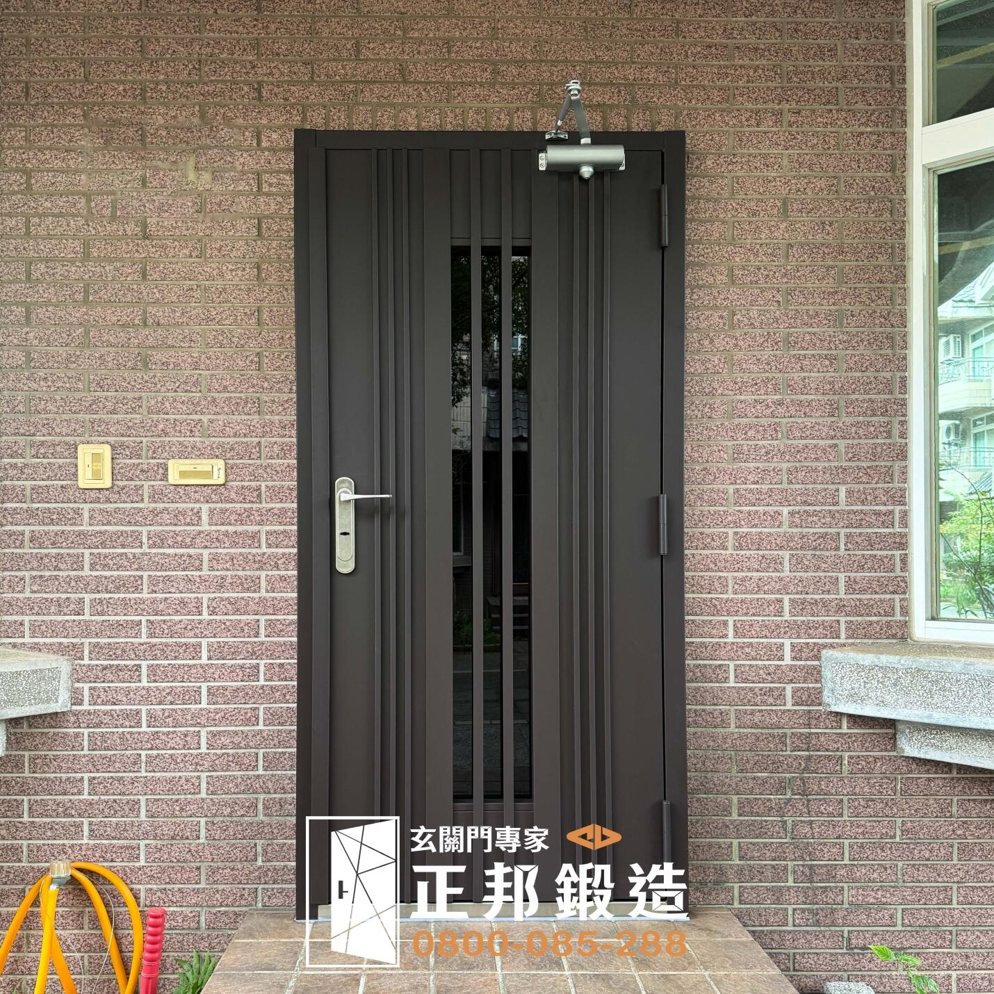 外門C9B-1058內門C9B-2037 (烤漆顏色FR-8679)楊梅雙玄關包框安裝 (2)