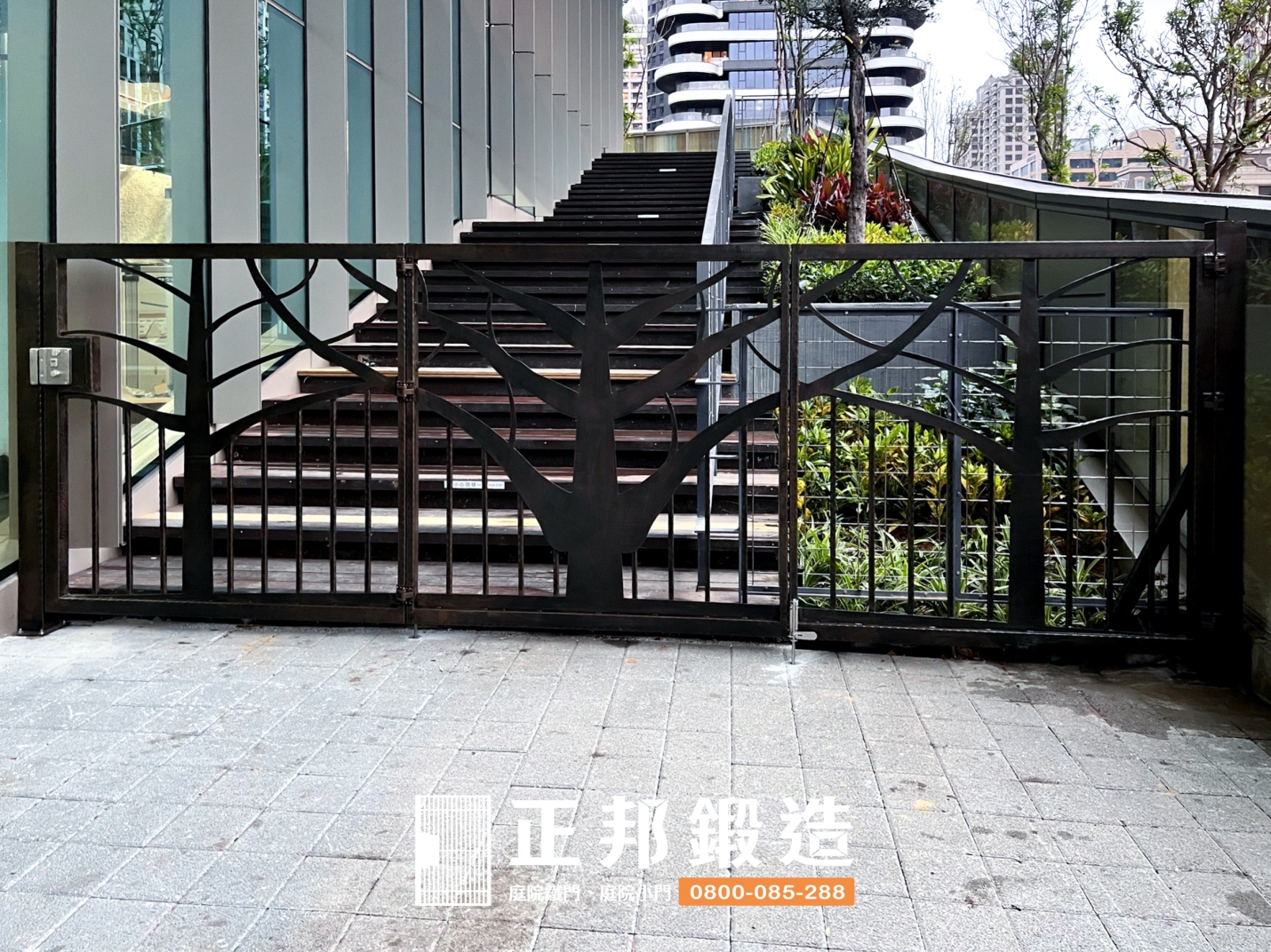 C9C-2077 桃園圖書館鍛造門摺疊鍛造門(古典褐) (1)