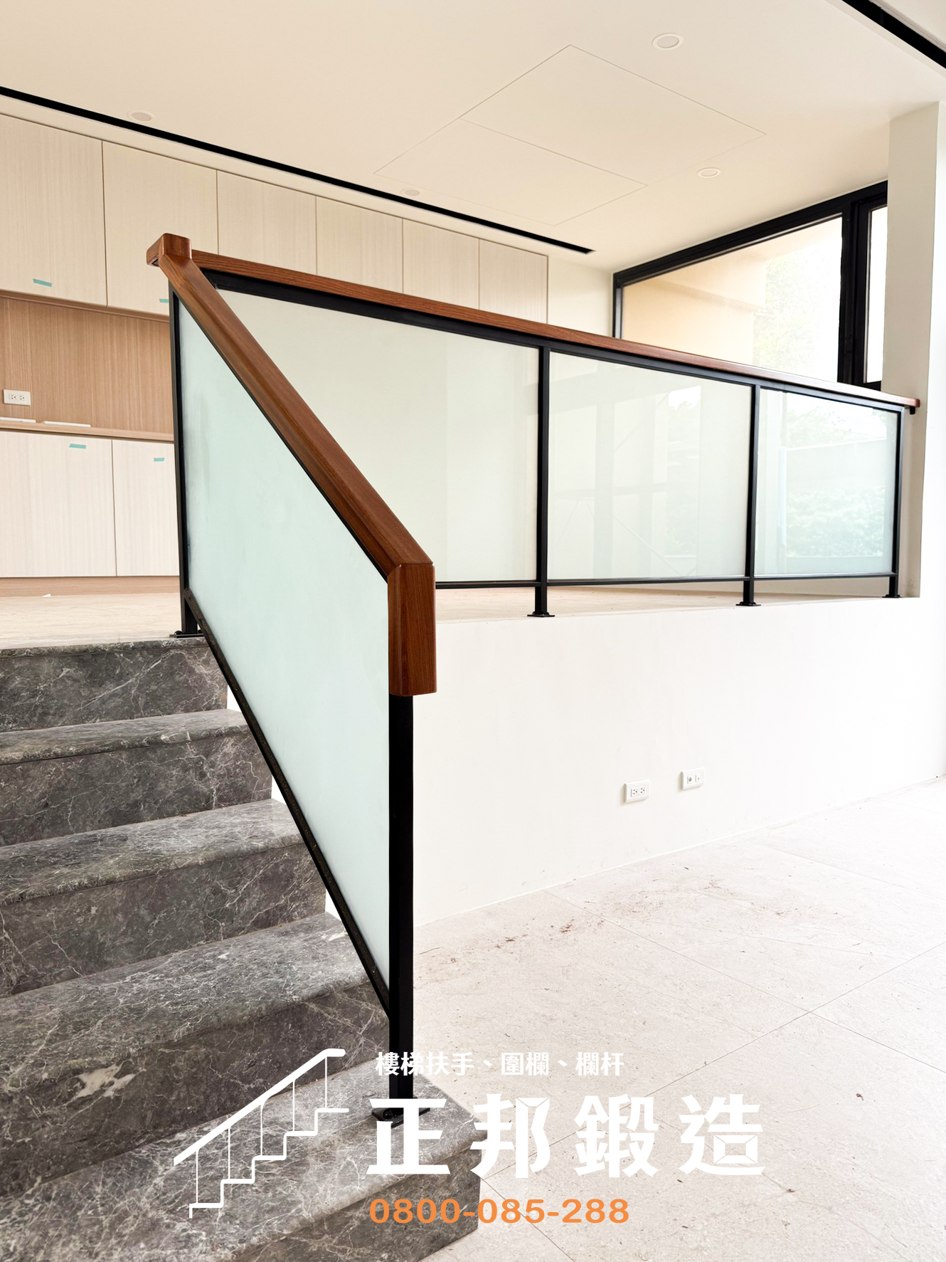 C9E-2013 玻璃護欄 玻璃樓梯扶手 (FR-9622)+10噴砂強化不沾手) 新屋 (17)