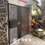 C9C-4056 (烤漆顏色FR-2898G+木紋R-108) 台北手動庭院子母門 鏤空設計通透感庭院小門 (3)