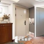 C9B-2058 (烤漆顏色FR-5457M2)、台中包框換門安裝加裝貓眼 (2)