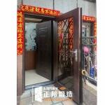 C9B-2004 (鍛造漆顏色紅古銅偏黑) 新北包框換門安裝 (3)