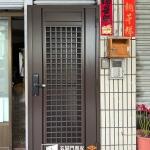 C9B-1069(烤漆顏色FR-8675.銀波玻璃) 台中通風門新門安裝 (2)