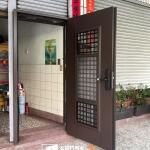 C9B-1069(烤漆顏色FR-8675.銀波玻璃) 台中通風門新門安裝 (1)