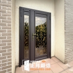 C9B-1030 (烤漆顏色FR-8679.門花3804) 龍潭換外門 包框換門 (1)