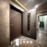 C9B-1058 (烤漆顏色FR-2898) 新竹加裝外門安裝 (2)