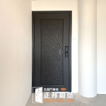 C9B-2017(烤漆顏色FR-2898) 林口換門 加裝瞄眼 (3)