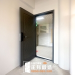 C9B-2017(烤漆顏色FR-2898) 林口換門 加裝瞄眼 (1)