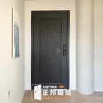 C9B-2017(烤漆顏色FR-2898) 林口換門 加裝瞄眼 (4)