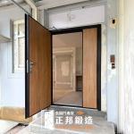 C9B-6004 (烤漆顏色FR-81255木紋2005WB) 新竹換大門 新竹換門 (1)