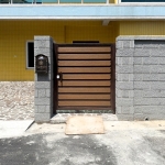 C9C-4049 (紅古銅+美新塑木-柚木色) 桃園花園木頭庭院門 (1)