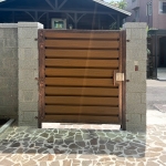 C9C-4049 (紅古銅+美新塑木-柚木色) 桃園花園木頭庭院門 (5)