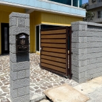 C9C-4049 (紅古銅+美新塑木-柚木色) 桃園花園木頭庭院門 (3)