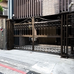 C9C-1094+大柱+欄杆(古典褐) 台北社區大門 社區中庭大門 (5)