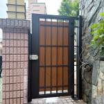 C9C-4063 不銹鋼警衛室旁小門 (FR-9637 木紋烤漆R116) 木紋烤漆更耐用 (1)