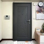 C9B-2028 (烤漆顏色FR-2898) E325 瞄眼 新店乾式施工換門安裝 (1)