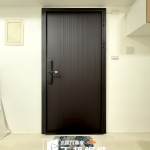 C9B-2058 (烤漆顏色FR-9637) 中和包框乾式施工換門安裝 (3)