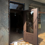 C9B-1078含開天(烤漆顏色FR-8677) 玄關門安裝 (1)