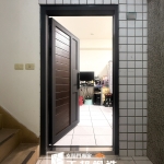 C9B-3015 樹林包框(烤漆顏色FR-2898胡桃木色) 玄關門安裝 (3)