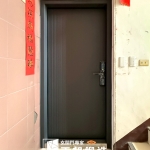 C9B-2058(烤漆顏色FR-2898) 竹北 玄關門安裝 (3)