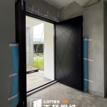 C9B-2066 寫真木紋(烤漆顏色FR-9622 2005) 彰化和美 玄關門安裝 (1)