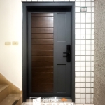 C9B-3015 樹林包框(烤漆顏色FR-2898胡桃木色) 玄關門安裝 (2)