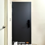 C9B-2060 防火門(烤漆顏色FR-2898) 台中黎明路 玄關門安裝 (1)