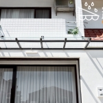 C9G-1002 (FR-9622M1+10優白強化玻璃) 雨遮安裝 照片由紅布朗攝影提供