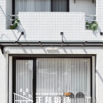 C9G-1002 (FR-9622M1+10優白強化玻璃) 雨遮安裝 照片由紅布朗攝影提供