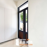 C9B-1102 (烤漆顏色FR-2910 木紋2508DG ) 日式玄關門設計 打造日系質感居家