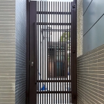 C9C-2067 (烤漆顏色FR-8677G) 庭院格柵門 安裝廠商推薦 (3)