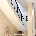 C9E-4024 (烤漆顏色FR-9622M1+10mm強化玻璃) 苗栗玻璃樓梯扶手安裝案例 (1)