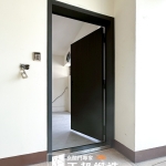 C9B-2058 (烤漆顏色FR-2898) 新竹玄關門安裝 (3)