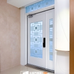 C9B-1027子母含開天(FR-1738) 嘉義白色玄關門安裝 (6)