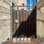 C9C-4027(不含信箱)(FR-2898G、胡桃木色) 新竹庭院門安裝 (1)