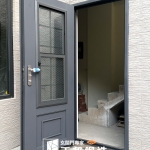 C9B-1078(FR-2910)三合一通風訂做深灰砂 3+3鋼絲膠合波 大溪換門廠商推薦 (1)