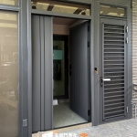 C9B-2040含開天(FR-2898) 薛先生大門安裝案例 (2)