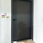 C9B-2066(烤漆色FR-81255) 2015-H1(黑) 新竹大門安裝案例 (4)