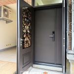 C9B-1073外門+C9B-2060內門 (烤漆色FR-81255) 新竹大門安裝案例 (5)