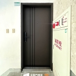 多氣密隔音玄關門推薦案例，台北住家使用【C9B-2040／FR-81255】咖啡砂玄關門提升隔音效果與居住品質